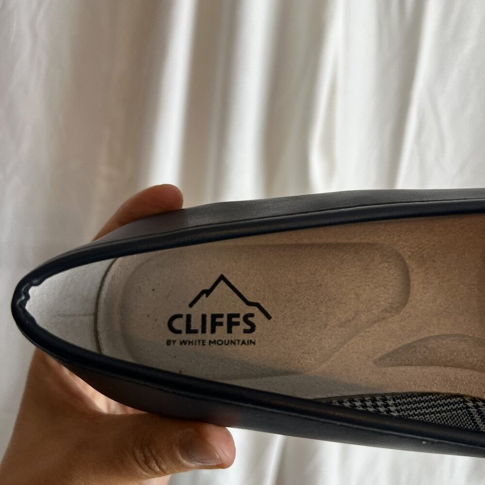 Women's Cliffs by White Mountain Flats/Loafers - Picture 7 of 8